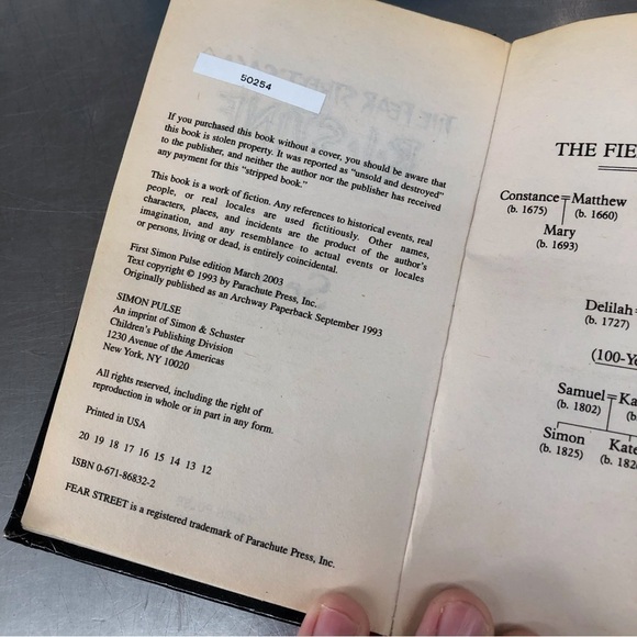 Vintage The Fear Street Saga: #2 The Secret, by: R.L. Stine, Hardcover book - Picture 5 of 5